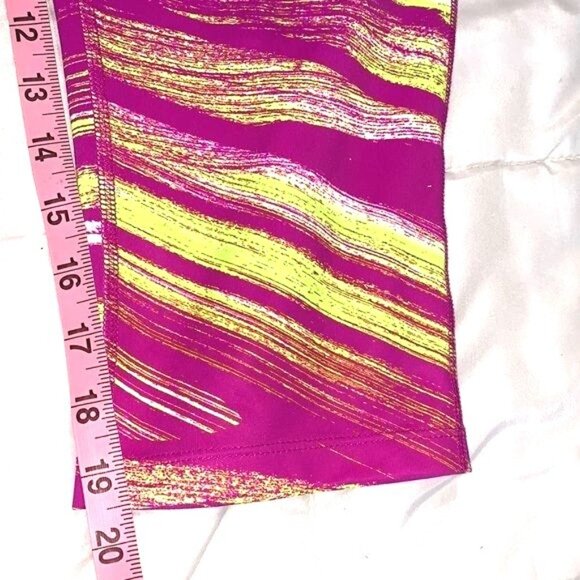 Xersion Womens Fitted Capri Leggings Pink & Yellow Abstract Print Size L - Picture 10 of 11